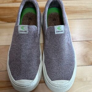 Cariuma Knit Slip-On Shoes in pinkish purplish